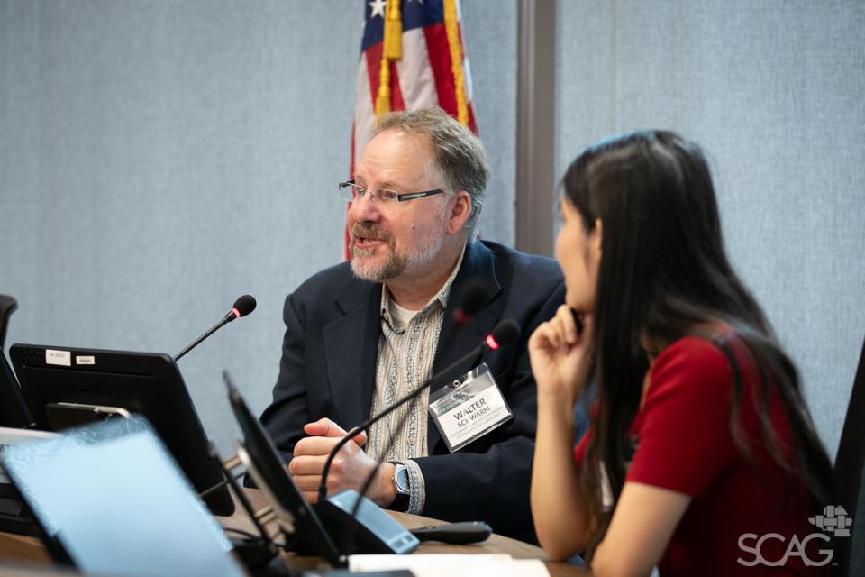 Two panelists present on demographic trends at the 2024 Southern California Demographic Workshop.